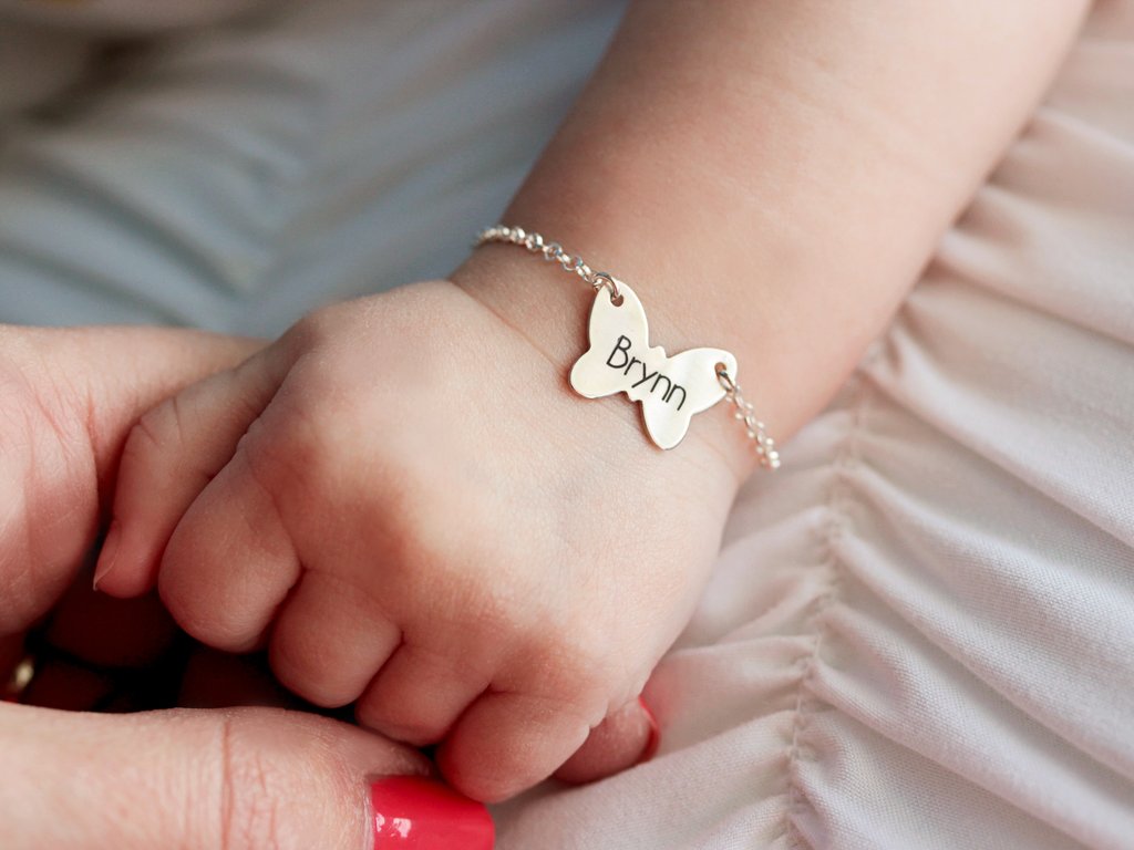 A Quel Age Offrir Un Premier Bijou A Un Enfant A Quel Age Offrir Un Premier Bijou A Un Enfant
