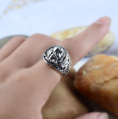 Bague En Argent Massif Motif Lion Avec Yeux Turquoises - Taille 50/51, Occasion